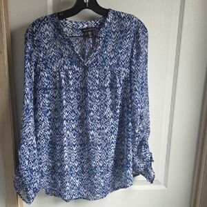 Willi Smith Blue and White Patterned Blouse